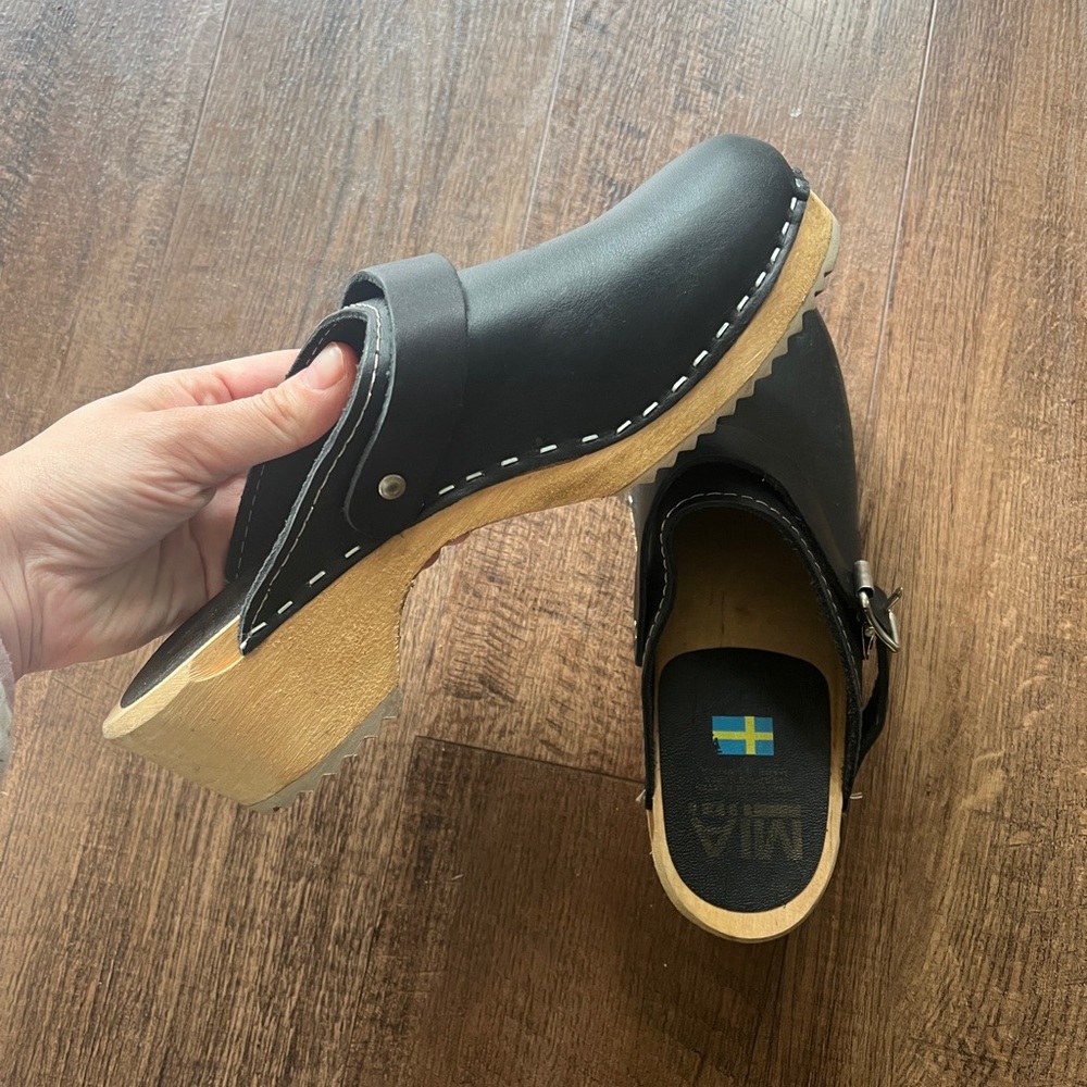 MIA Swedish clogs. Black